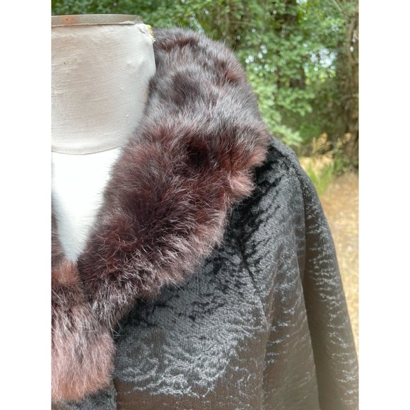 Vintage Black Crushed Velvet Coat With Fur Collar - Picture 9 of 16